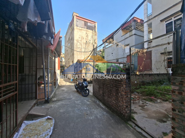 Bán đất ngõ 83 phúc lợi – long biên
dt 37m² – mt 3.9m – giá 4.2 tỷ