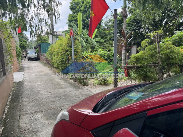 Em chào anh/chị,
 em đang có một lô đất rất phù hợp cho khách tìm mua để xây nhà ở tại trung tâm xã kim sơn cũ – gia lâm. thông tin chi tiết như sau: