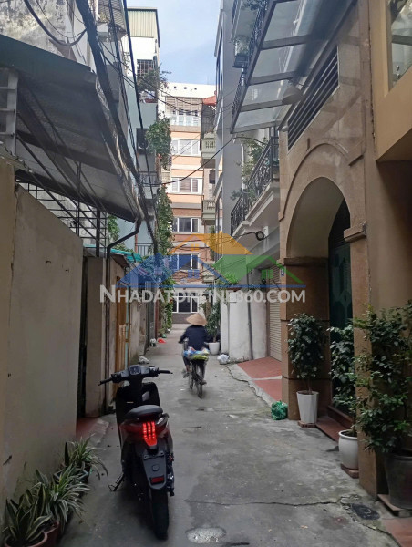 Cho thuê nhà  ngõ ô tô 63 thái thịnh, 65m² x 4 tầng, 4 phòng ngủ,...