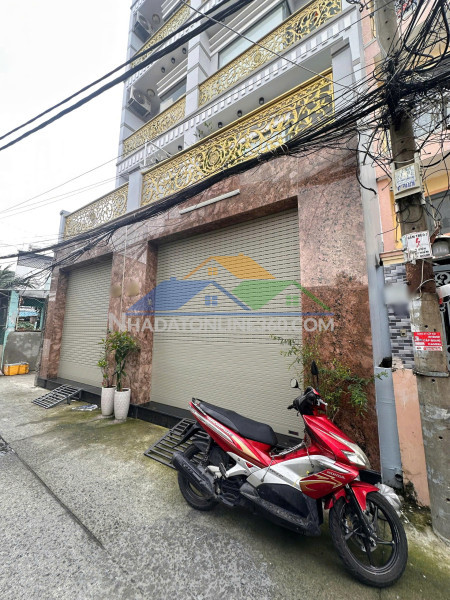 Nhà vip full nội thất 3 lầu sân thượng lưu hữu phước p15q8 (gần cầu số 2)