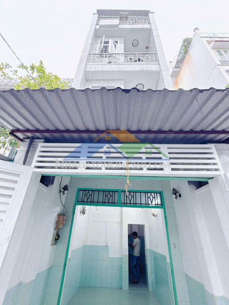 Sát mặt tiền q7 

tân thuận 

ngang 4.5 dài 12 

3 tấm có 5 tỏi đúc bê tông mới