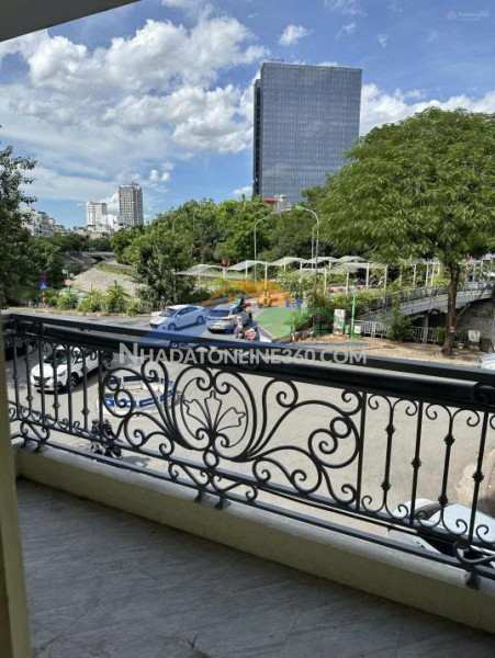 Cần cho thuê phòng tầng 2 tại vòng xoay cầu cót 45m2, địa...