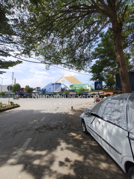 Bán nhà chung cư 60m2 ngang 4m tháng máy đẹp nơ trang long 1.6 tỷ.