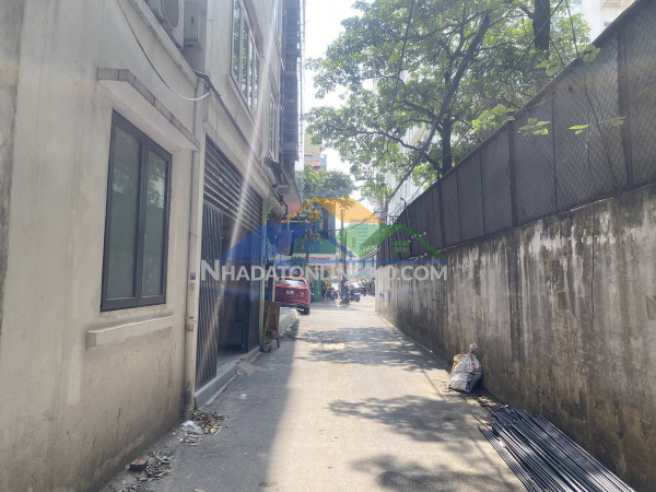 ????thửa đất phân lô bàn cờ hoàng quốc việt, 96m2 3t mặt tiền khủng 10m, xây tòa vip, chỉ 35 tỷ  ????