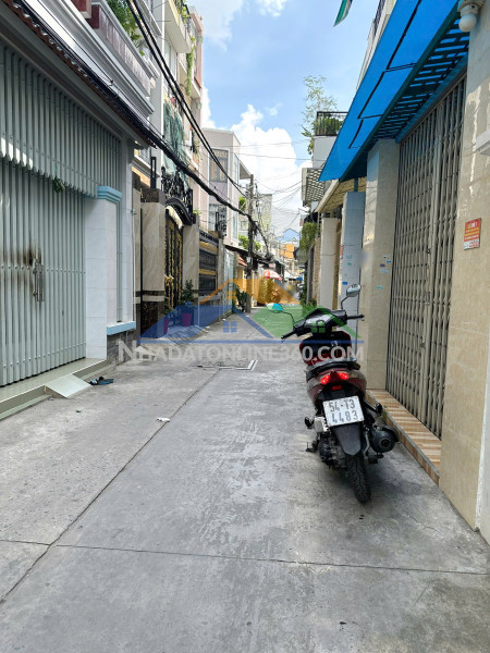 Bán chdv 13 phòng 85m2 nở hậu lửng 3 lầu dương bá trạc p2q8