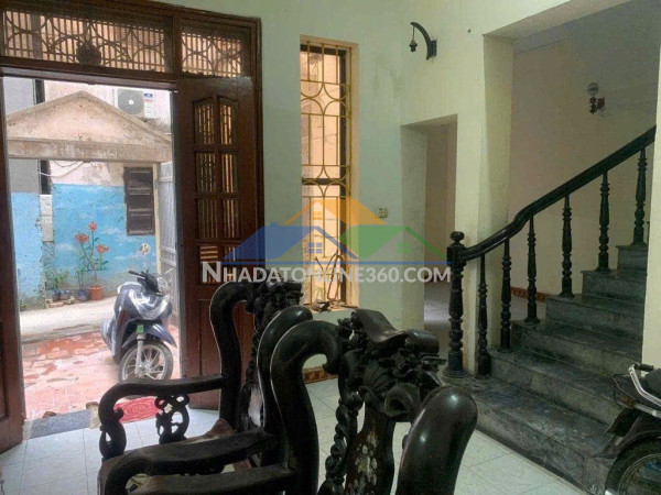 Cho thuê nhà riêng cầu diễn, 25m² x 3 tầng, 3 phòng, khách – bếp, 2 vệ sinh
7,5 triệu