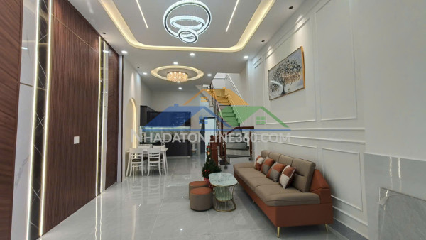 Bán gấp nhà đ số 8 -5 phút qua aeon tân phú  hẻm 6m ô tô đậu cửa 66m2 -2 tầng 5 tỷ 7