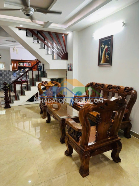 Nhà đẹp chợ cầu đồng giáp gò vấp 4.3x15m, nội thất đẹp