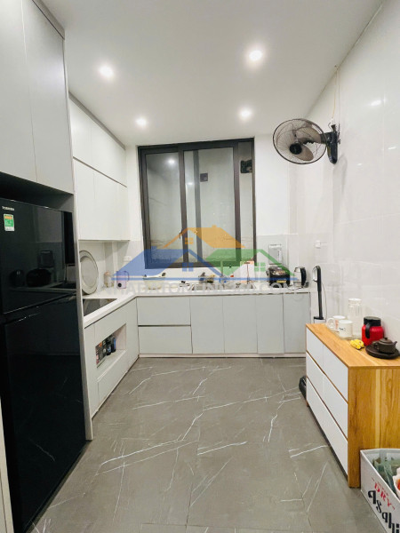 Bán nhà – giá chỉ 8.6 tỷ – ngõ thông – gần ngã tư sở – ba gác đỗ cửa – sổ vuông đẹp