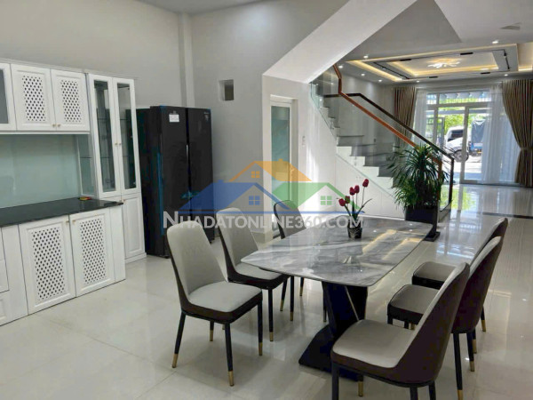 Cần bán nhà 3 tầng huỳnh ngọc đủ, nhà mới xây rất đẹp