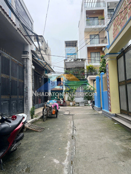 Nhà cấp 4 diện tích khủng 115m2 hẻm xe tải đường phạm hùng p.chánh hưng p4q8 . giá: 12 tỷ