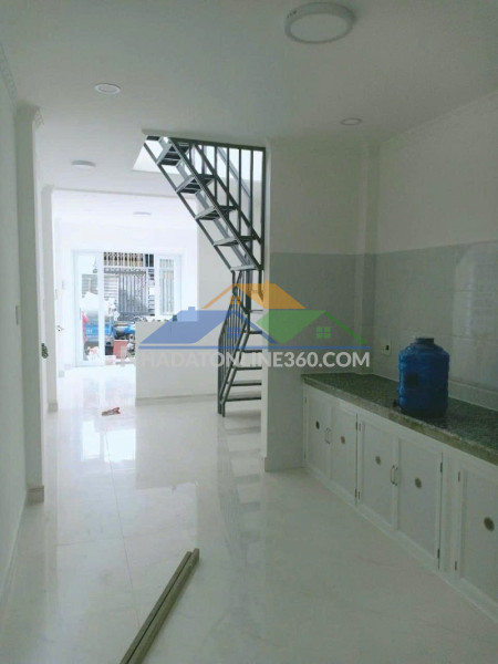 Bán gấp nhà 2 tầng trường thọ 39m² giá 3,7 tỷ – sổ hồng riêng, gần ga metro bình thái