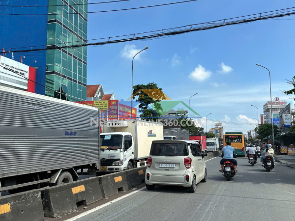 Bán tòa nhà vp 8 tầng 2 hầm ngang 18m mtkd hà huy giáp 471m2 nối dài nguyễn oanh 100 tỷ.