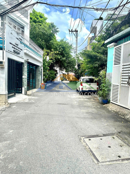 Bán nhà 2 mt xe bus vào tận cửa-gần chợ, sổ  riêng-sang tên ngay