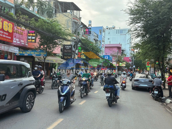 Nhà ngộp hxh ngang 4.5m 183m2 4 lầu nguyễn văn khối tặng nt xịn gần trường c3 12.8 tỷ.