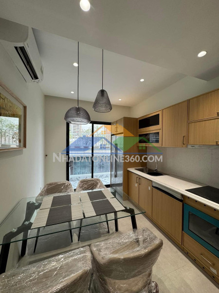 Bán nhà triệu việt vương, 25m2, 5 tầng thang máy thông sàn đẹp,...