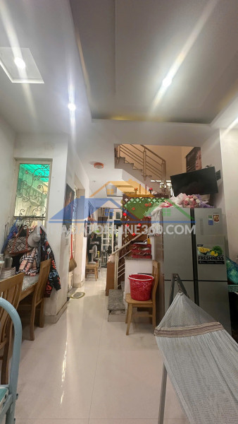 Nhà diện tích khủng 5x18m 2 lầu đường nội bộ 6m đào cam mộc p4q8