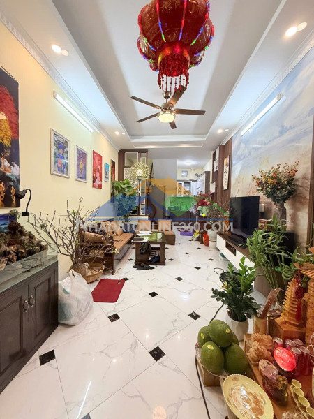 Hiếm! 34m² – 5 tầng – ngõ thoáng – 3 ngủ khép kín – vị trí trung tâm giáp nhị  lh 0975124520