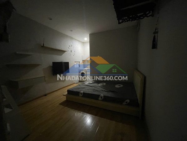 Cho thuê nhà khâm thiên, 28m² x 3 tầng + nửa tum, 3pn, 2 wc, 8 triệu