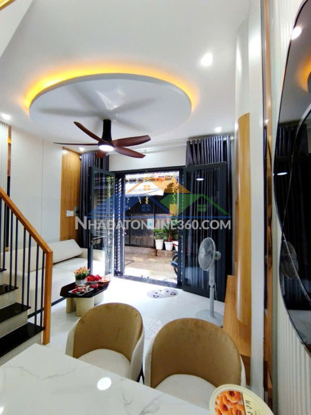 T1681 ???? sát ubnd phường gò vấp, shr, vuông, 2 tầng, 4x8m, 4.x tỷ