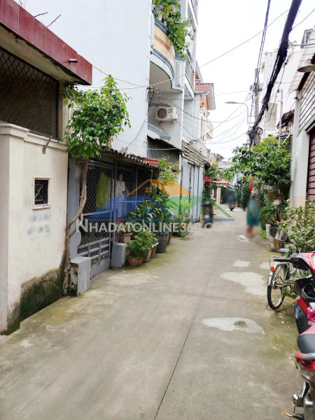 Nhà cấp 4 vị trí đẹp bùi minh trực p5q8