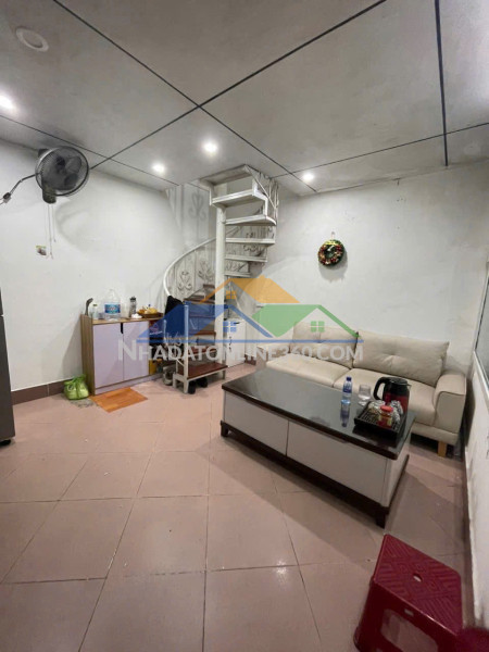 Cho thuê nhà nguyên căn ngõ 260 phố vọng,  25m² x 4 tầng, 2 ngủ, 8 triệu