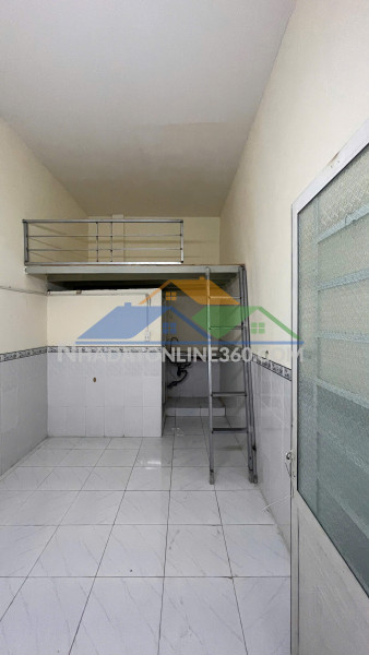 Cho thuê phòng trọ có ban công – giá 2,7 triệu/tháng