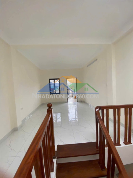 Cho thuê nhà nguyên căn 608 đê la thành,  40 m², 5 tầng, 4 ngủ, 4...