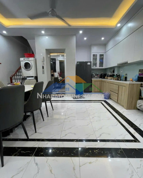 Bán nhà võ chí công, nhà đẹp, 6 tầng thang máy, ô tô đỗ...