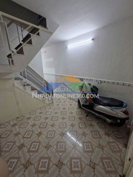 Nhà đẹp – giá tốt –chính chủ cần bán nhà tại  hẻm 376...