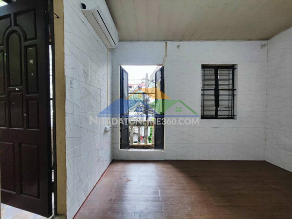 Hàng hiếm - bán đất tặng nhà - ngõ thông ba gác phi - sân để...