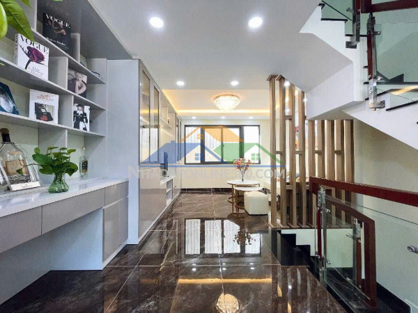 O1690 ???? giảm 100tr! sát chợ xóm mới gv, shr, vuông, 4 tầng, 4.2x14m, 6.x tỷ