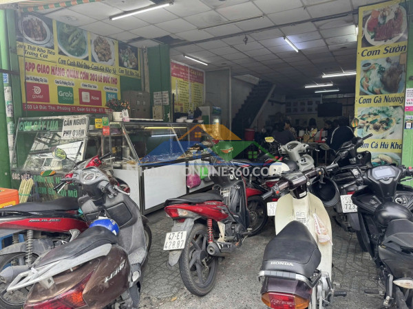 Cần sang nhượng quán cơm tâm huyết, lượng khách + app ổn định, chủ nhà dễ tính...