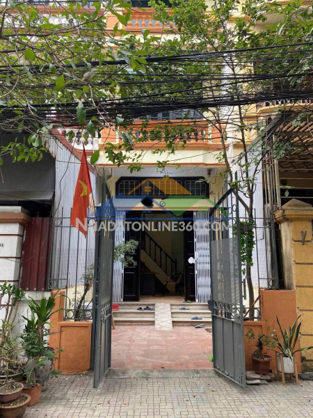 Cho thuê nhà ngõ ô tô lãng yên, vp, kho, ở gđ, nhóm 35m² x 4 tầng, giá 13,5 triệu