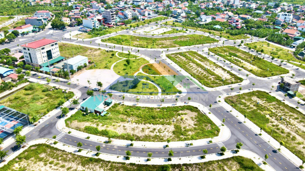 Chính chủ cắt lỗ lô đất 90m2. mặt tiền 5m. tại trung tâm...