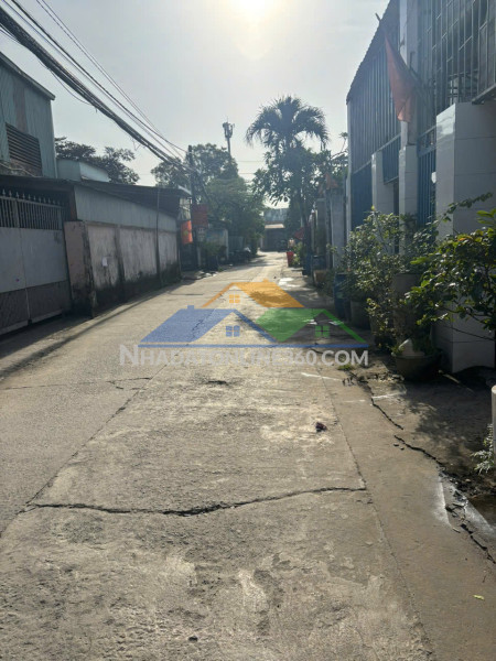 Chính chủ cho thuê nhà bình chuẩn 27, gần giao lộ lê thị trung và thủ khoa huân