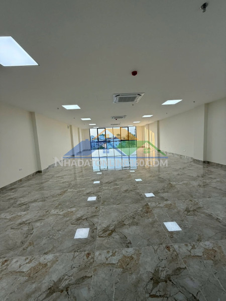 Bán gấp tòa văn phòng mỹ đình, ô tô tránh, hoạt động, thông sàn thang máy, 42 tỷ