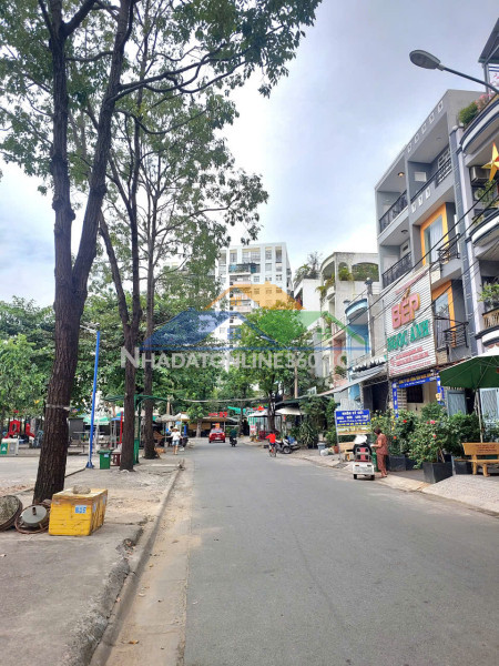 Còn 1 căn duy nhất nhà 3 tầng mới đón tết gần lê văn thịnh,cát lái thích họp gia đình lớn ở,hoặc cho thuê phòng