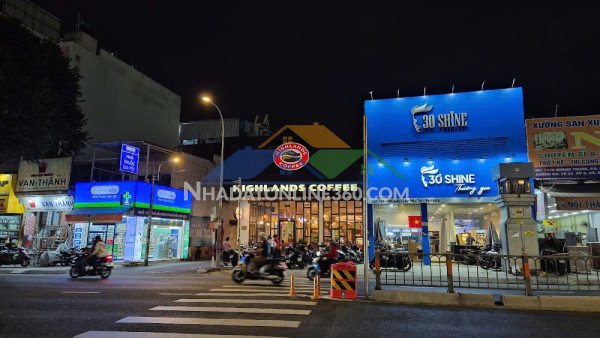 Nhà view góc đẹp 1 sẹc hxh quang trung ngang 8.5m 119m2 4 lầu đang kd chỉ 12.8 tỷ.