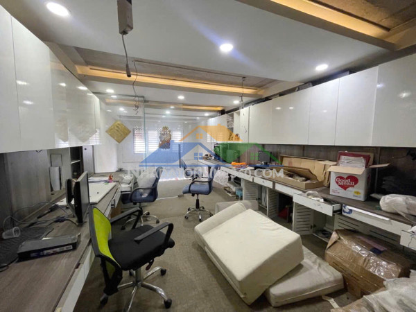 Nhà mặt tiền kinh doanh sầm uất bông sao p5 q8