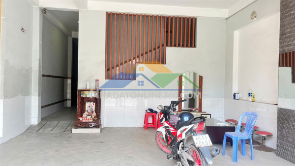 Xt669 cho t.h.u.ê kho xưởng mặt tiền đường xe cont. khung thép kiên cố