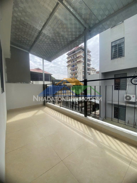 ???? LÔ GÓC – NHÀ XÂY MỚI, NỞ HẬU – CÁCH HỒ TÂY 200M –...