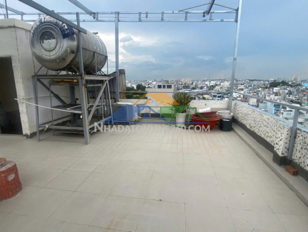 Cho thuê 2 phòng làm văn phòng . sudio . và sân thượng bán cafe...