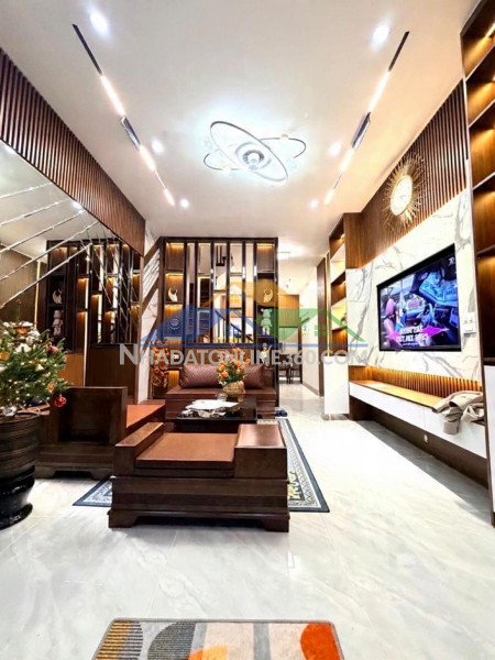 Hồ tùng mậu 40m x5 tầng 10,8 tỷ.gần phố,gần ô tô,full nội thất đẹp