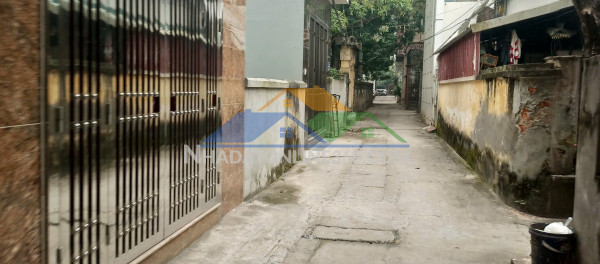 Gia đình bán 30m đất thuỵ phương,bắc từ liêm vuông vắn sổ đỏ cc