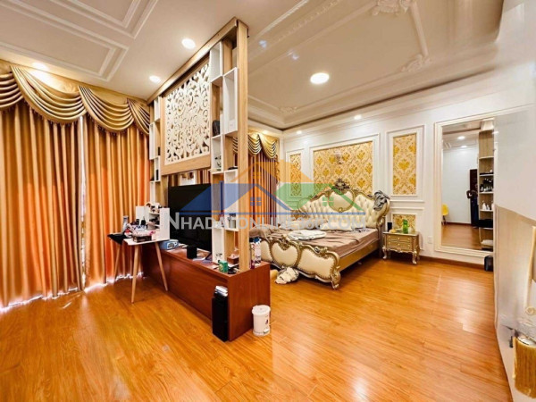 Chỉ 16 tỷ xí có nhà 5 lầu mái đẹp ngang 6.5m 104m2 vài bước ra phan huy ích tới emart.