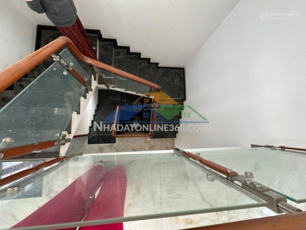 Nhà lớn ngang 8m tại bùi minh trực 4 tầng gần tạ quang bửu giá tốt!