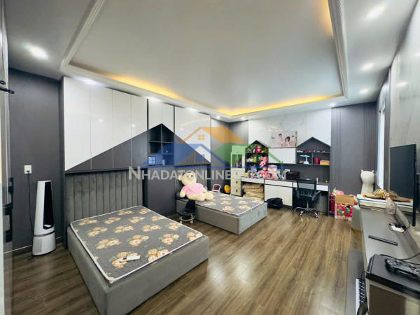 Nhà phân lô quán nam, 80m 5 tầng thang máy - lô góc - đẹp như mới - giá 10.9 tỉ