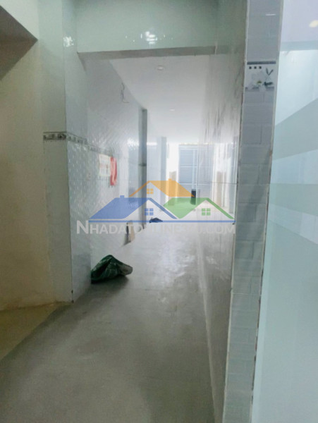 Bán nhà 3 tầng 130m2 ở đường số 6, phường linh trung, thủ đức, tp hcm. giá 10,15  tỷ, sổ hồng đầy đủ, liên hệ 0933125879.