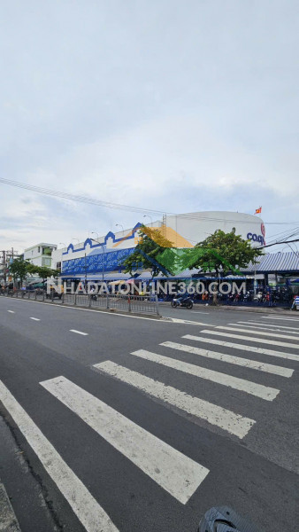 Bán nhà ngộp quận 6 , gần 400m2 , ngang 11m , nở hậu
20m chỉ 26 tỷ